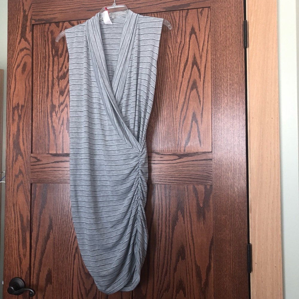 🌻 (3/$20) J Mode Gray Striped Tunic/Dress